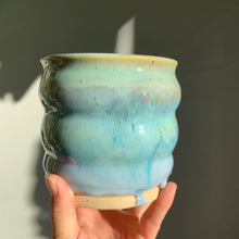 Load image into Gallery viewer, 32 oz Blue Bubble Soup Mug
